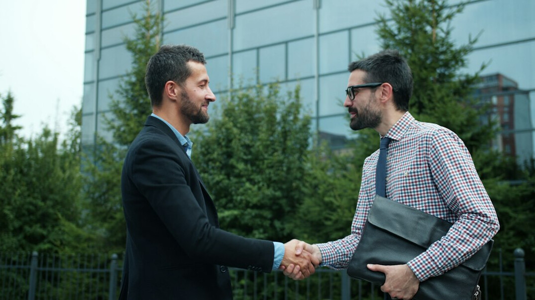 handshake business partners